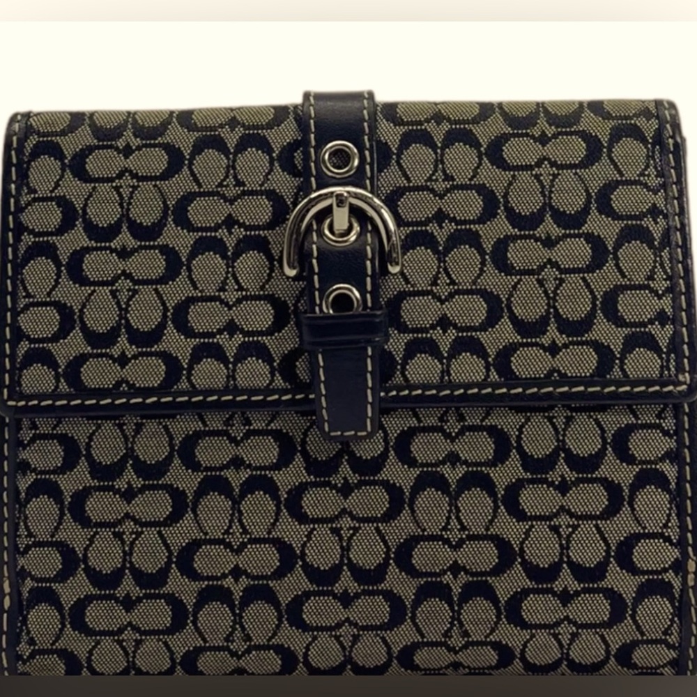 WOW*SALE*Vintage Coach Buckle Bifold Wallet **